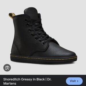 Dr. Martens Black Shoreditch Boots